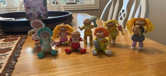 Cabbage Patch mini figures