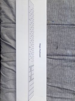 Apple Magic Keyboard w/ Numeric Pad Model A1843 and Lightning to USB-C Cable