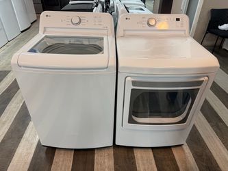 LG Washer And Dryer Set $599