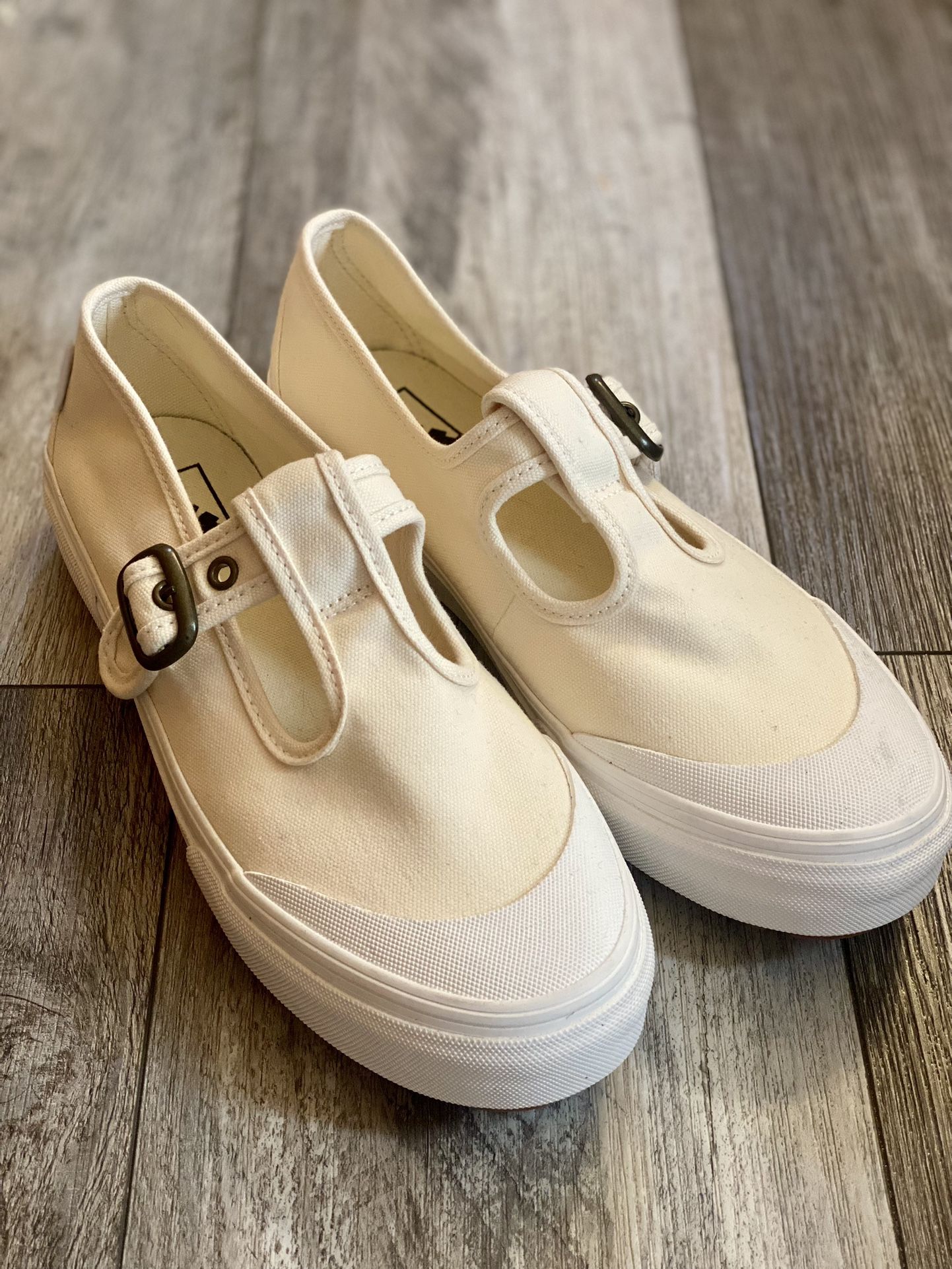 Vans Mary Jane’s Beige
