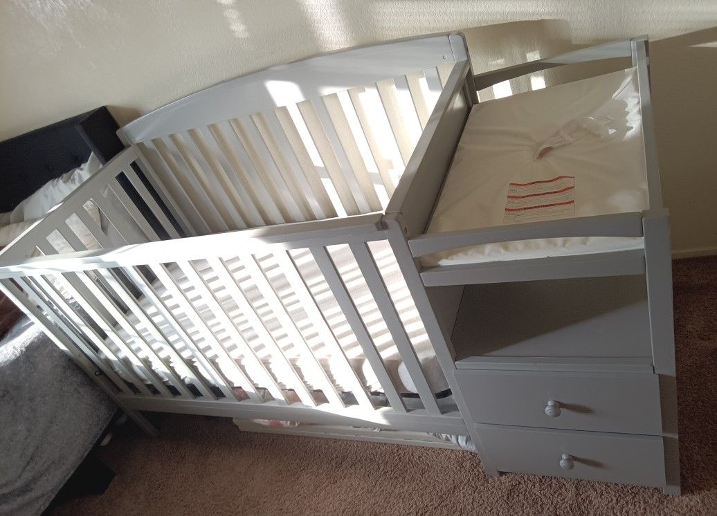 4 In 1 Crib