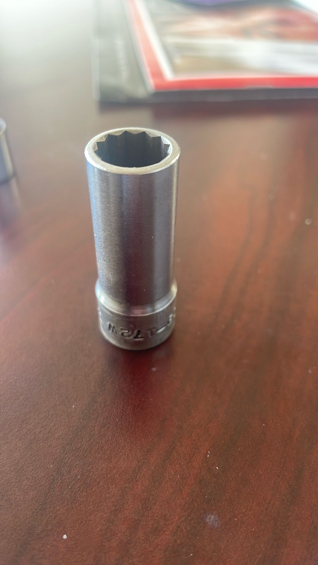 T109-172 Carbureter Brand Socket