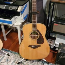Yamaha FG-830 Acoustic Guitar w Roadrunner Hard Case