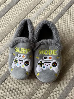 Kids Slippers Size 13-1 