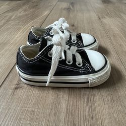 Converse baby black low top chuck shoes
