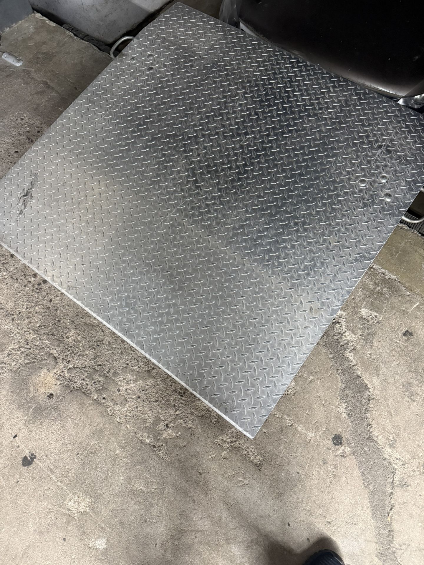 Truck Dock Plate