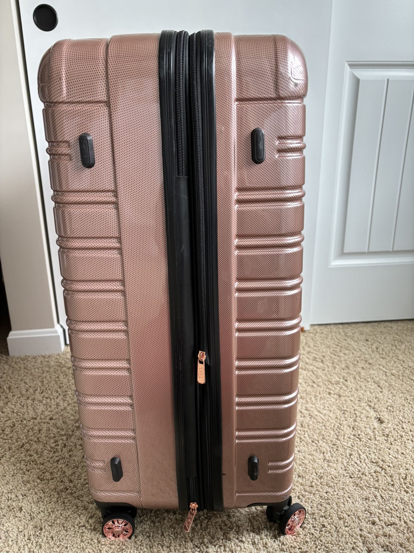 IFly Brand Luggage.  Large Size.
