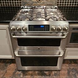 GE Cafe Range and Hood