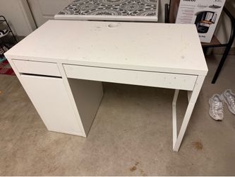 kid’s study table-Free
