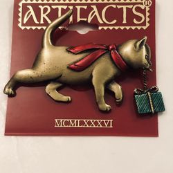 Beautiful Ladies Holiday Brooches Pin 