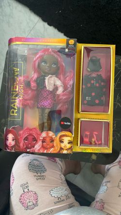 $24.00 Rainbow High Series 3 Daria