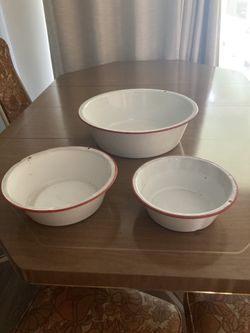 Set Of 3 Vintage Enamel Pans