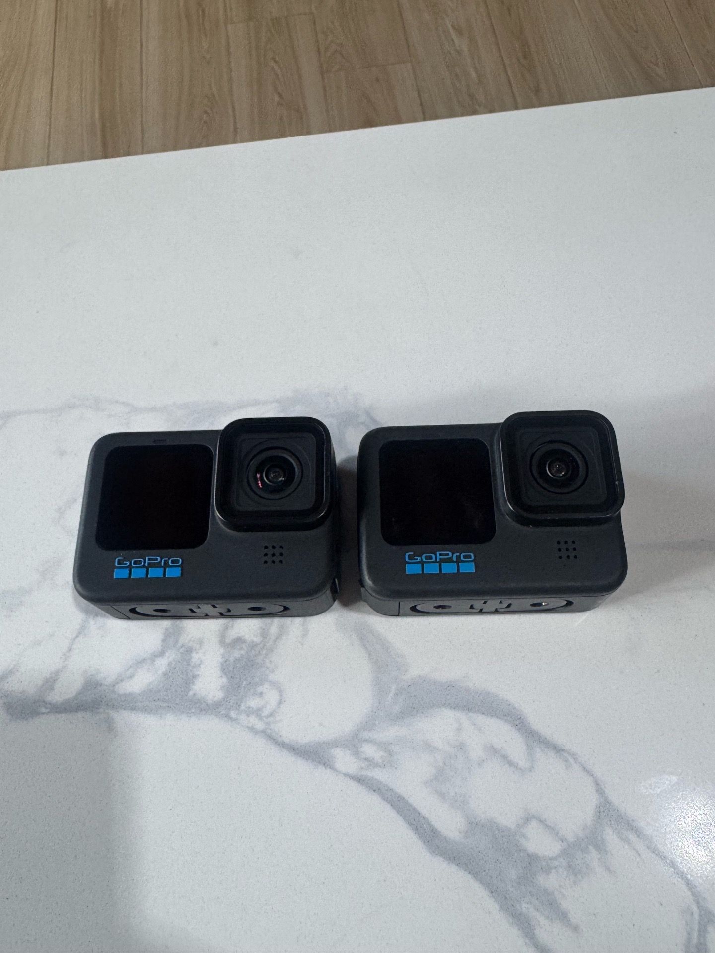2 GoPro 10