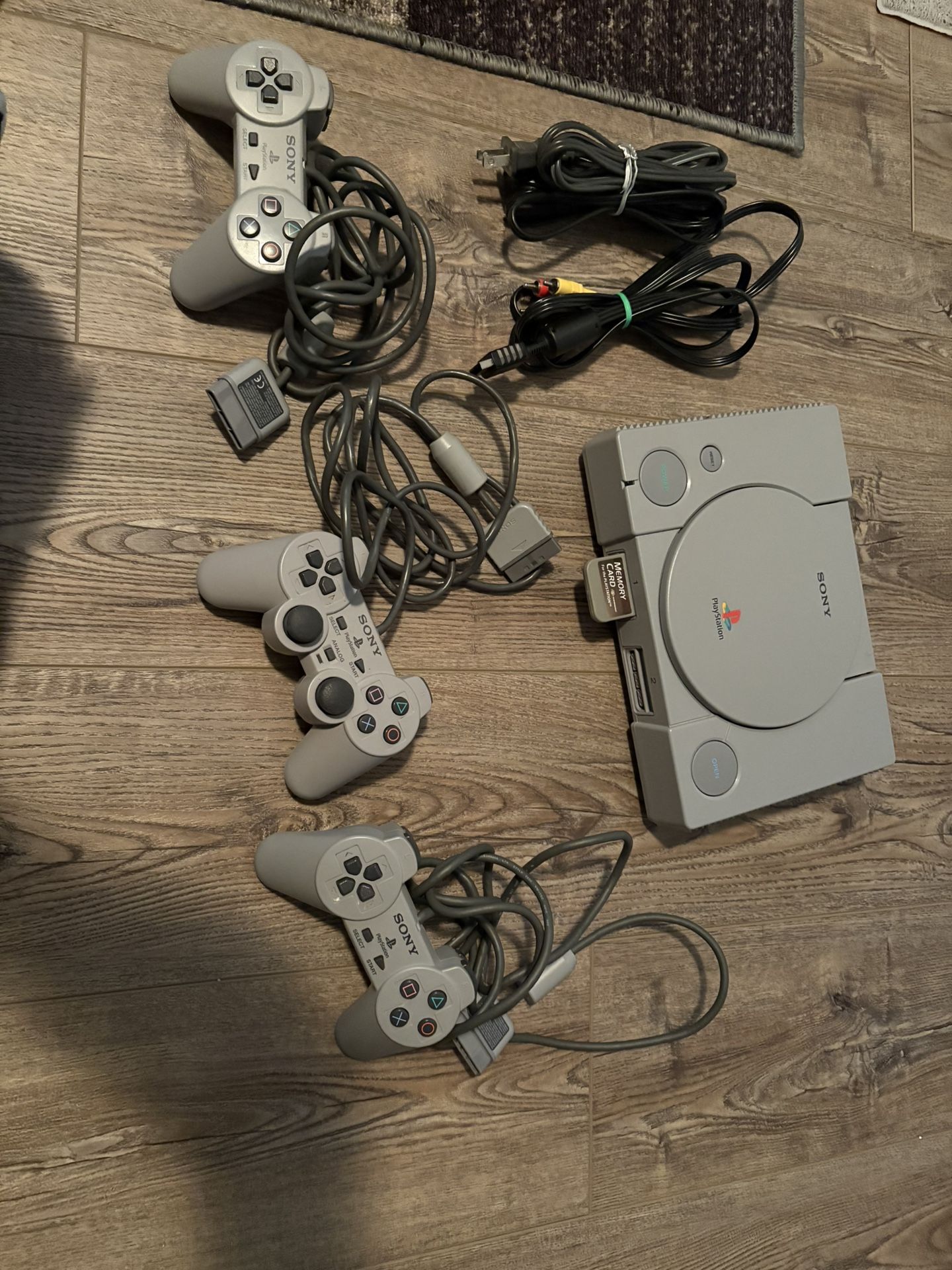 PlayStation 1/ 3 Controllers And Games