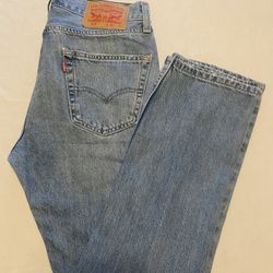 Levi’s Jean Size 32x30.                               118