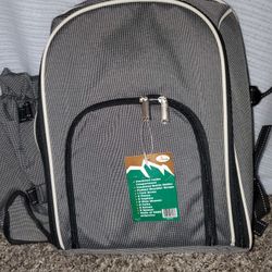 Picnic Backpack w/accessories. 