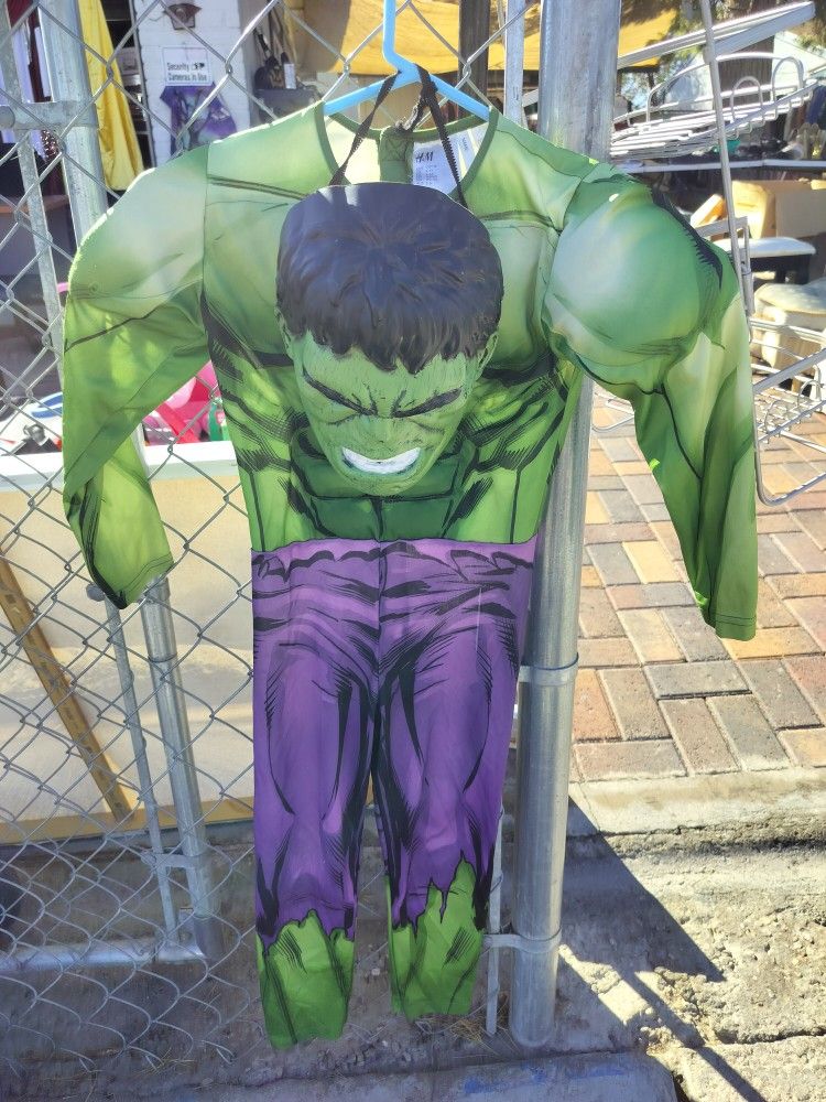 Hulk Costume Size 4-6 $8 Pick Up Only Bonanza and Lamb
