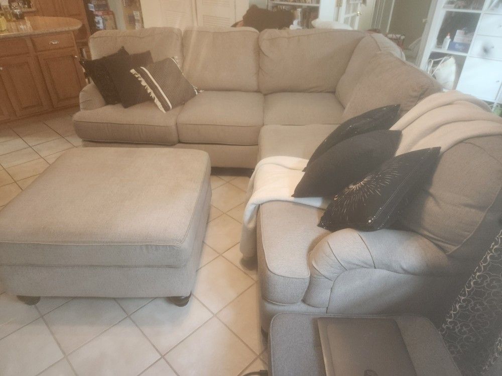 Sectional With Storage Ottoman 
