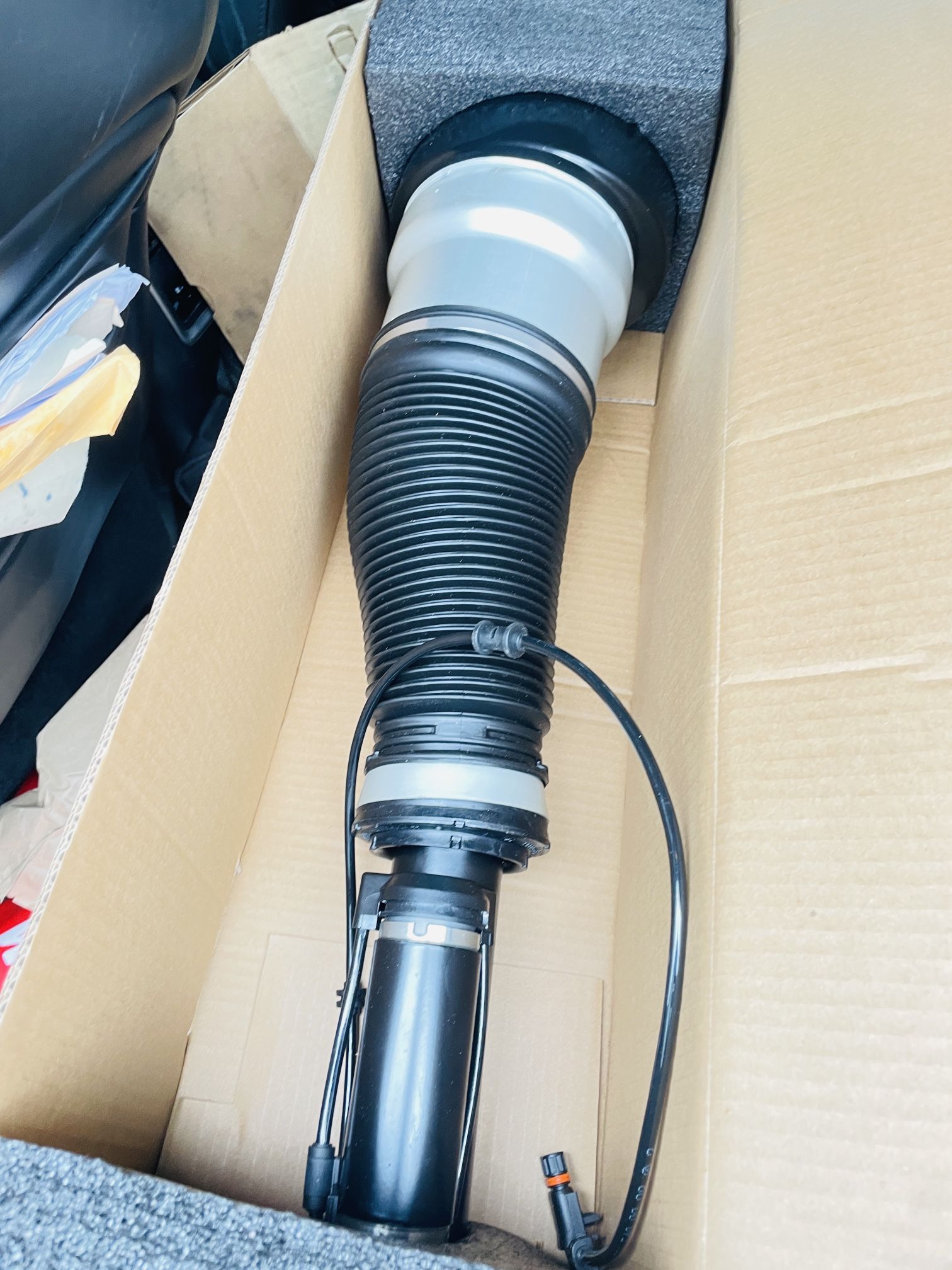2013 Mercedes Benz Air Strut S550. Model