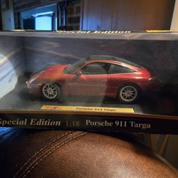 New Old Stock Maisto Porsche 911 Targa 