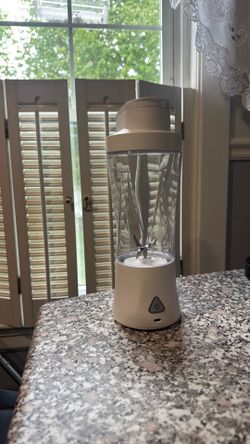 Portable blender