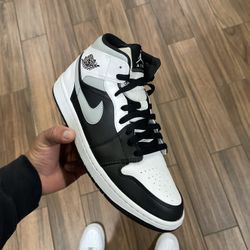 Now Dunks Japan Size 8.5 With Box Used Moving Selling A Lot Of My Shoes $100 OBO Pick Up Only