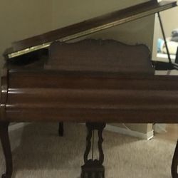 5’ 2” Howard by Baldwin Baby Grand Piano town