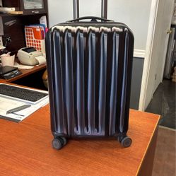 21" Ricardo Hardshell Carry-on Luggage 