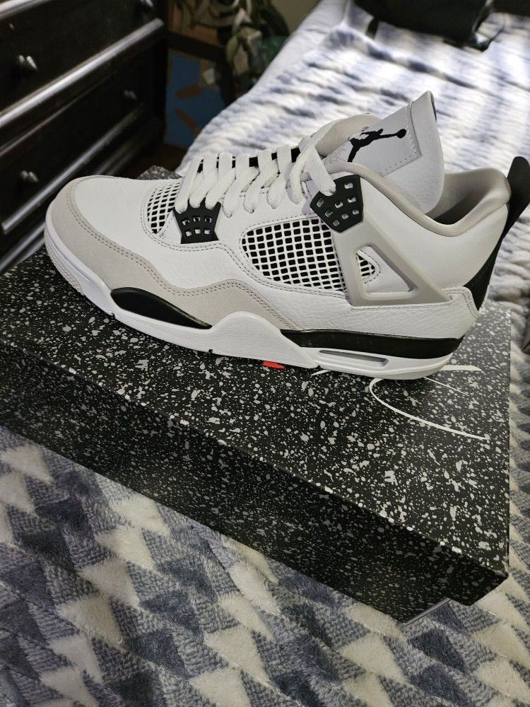 Jordans #4 Size 9