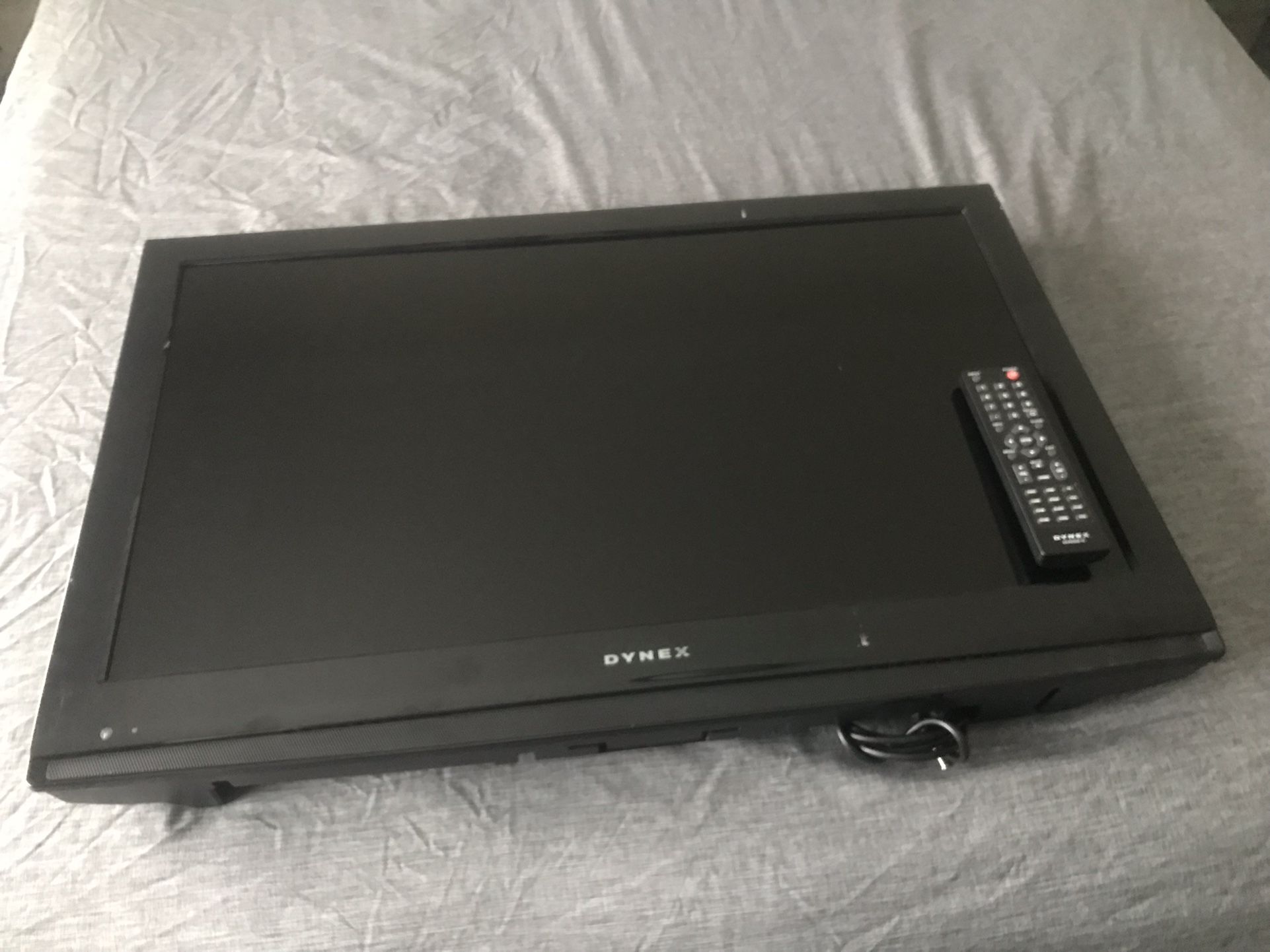 Dynex 32” TV With Remote