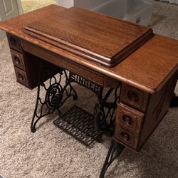 Antique Singer Treadle Sewing Machine 