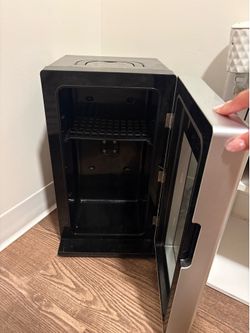 Mini fridge