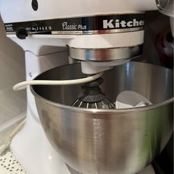 KitchenAid Classic Plus Mixer 