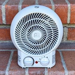 Perfect Aire 1500W personal compact mini lightweight space heater with forced air electric fan