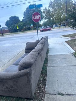 Free sofa set