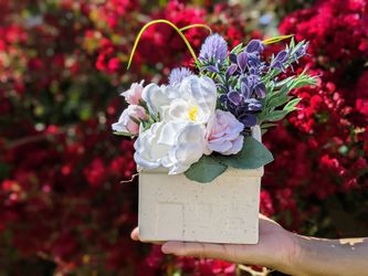 🪻 Purple/Pink Floral Arrangement In White Vase
