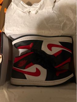 Air Jordan 1 Mid 'Bred Toe 10.5 size