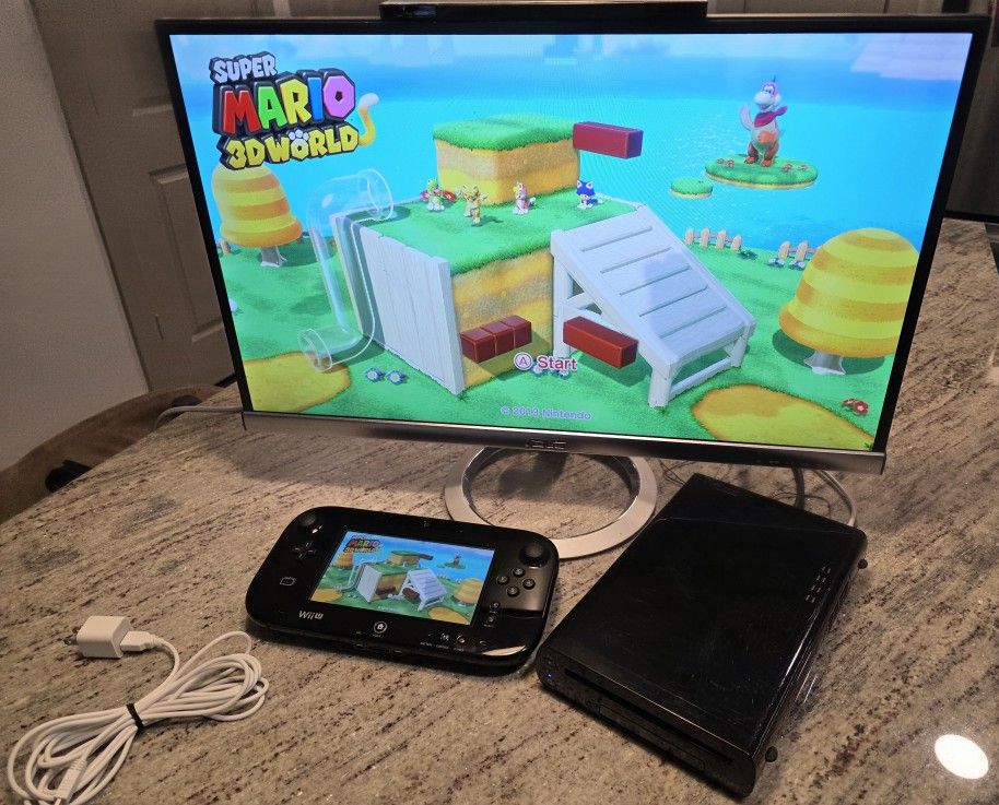Wii U 32GB Console Super Mario 3D World and Nintendo Land Bundle - Black