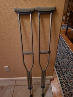 Medline  Crutches