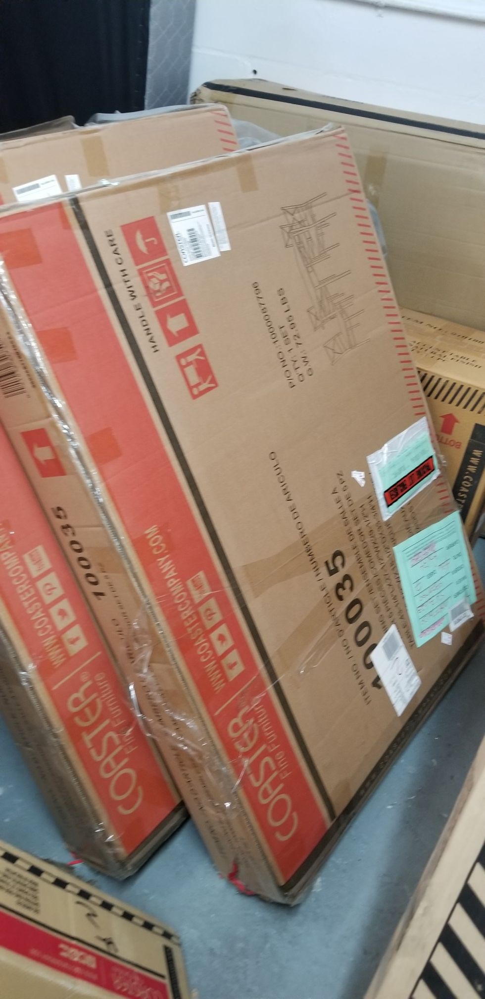 5 piece table and chairs new in box