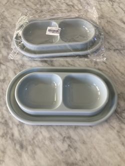 2 Pet Food Bowls