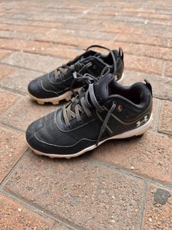 baseball shoes