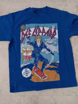 Def Leppard T-shirt Size Adult Small
