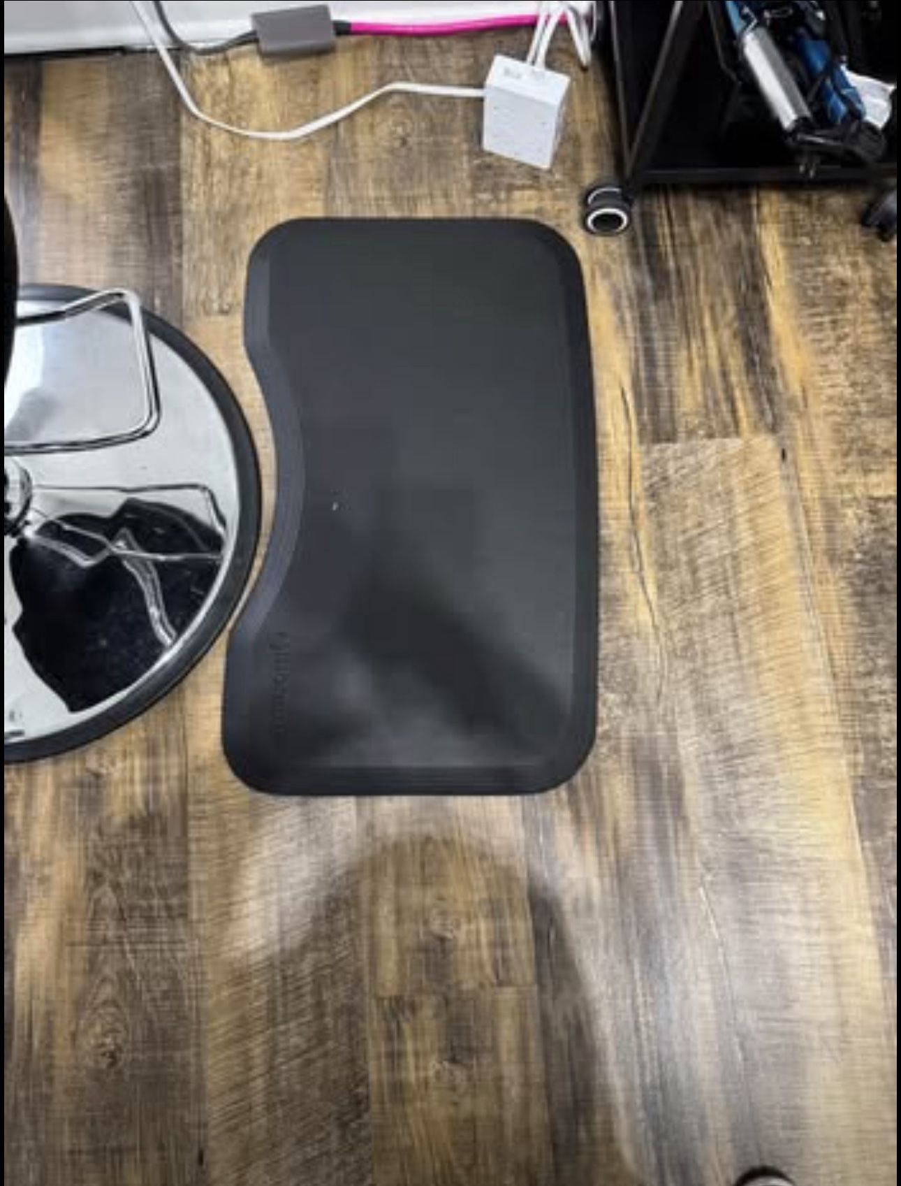 Cushioned Salon Floor Mat – All-Day Comfort!