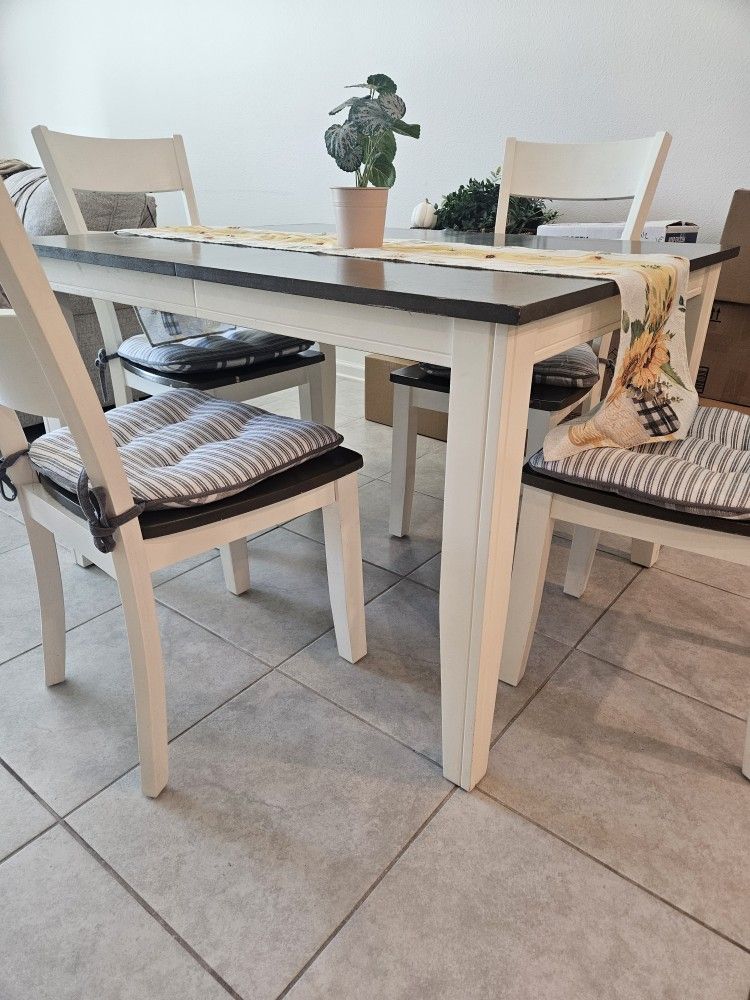 Farmhouse Dining Table And Chairs