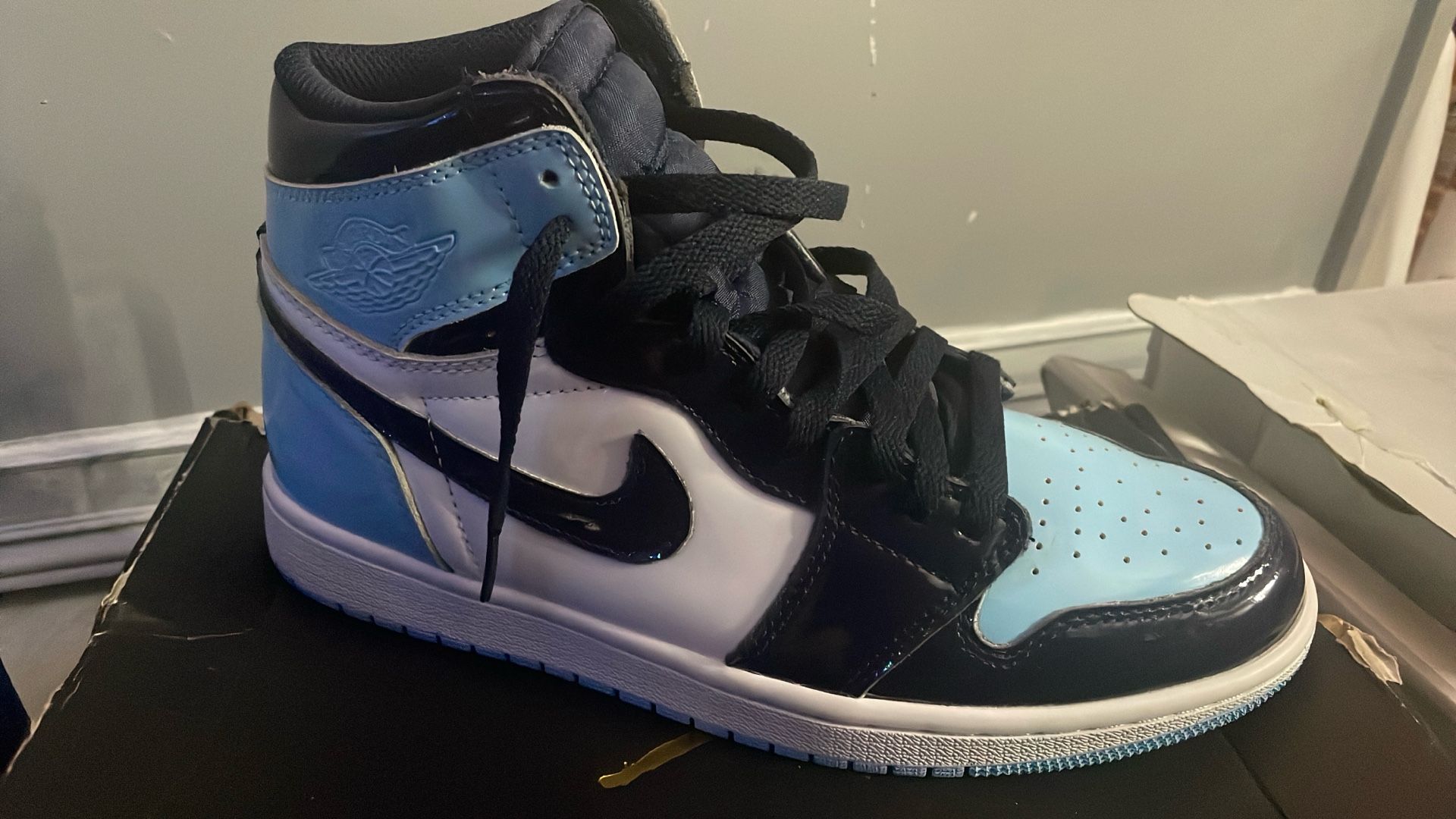 Nike Air Jordan Retro OG High Blue Chill size 10 Women OG I