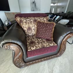 MASARA Traditional Chair With Rolled Arms 