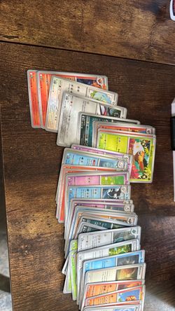 50+ Pokémon cards