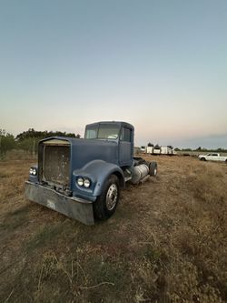 1976 W900 Short Hood