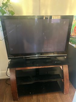 Panasonic HD TV TV Stand Included